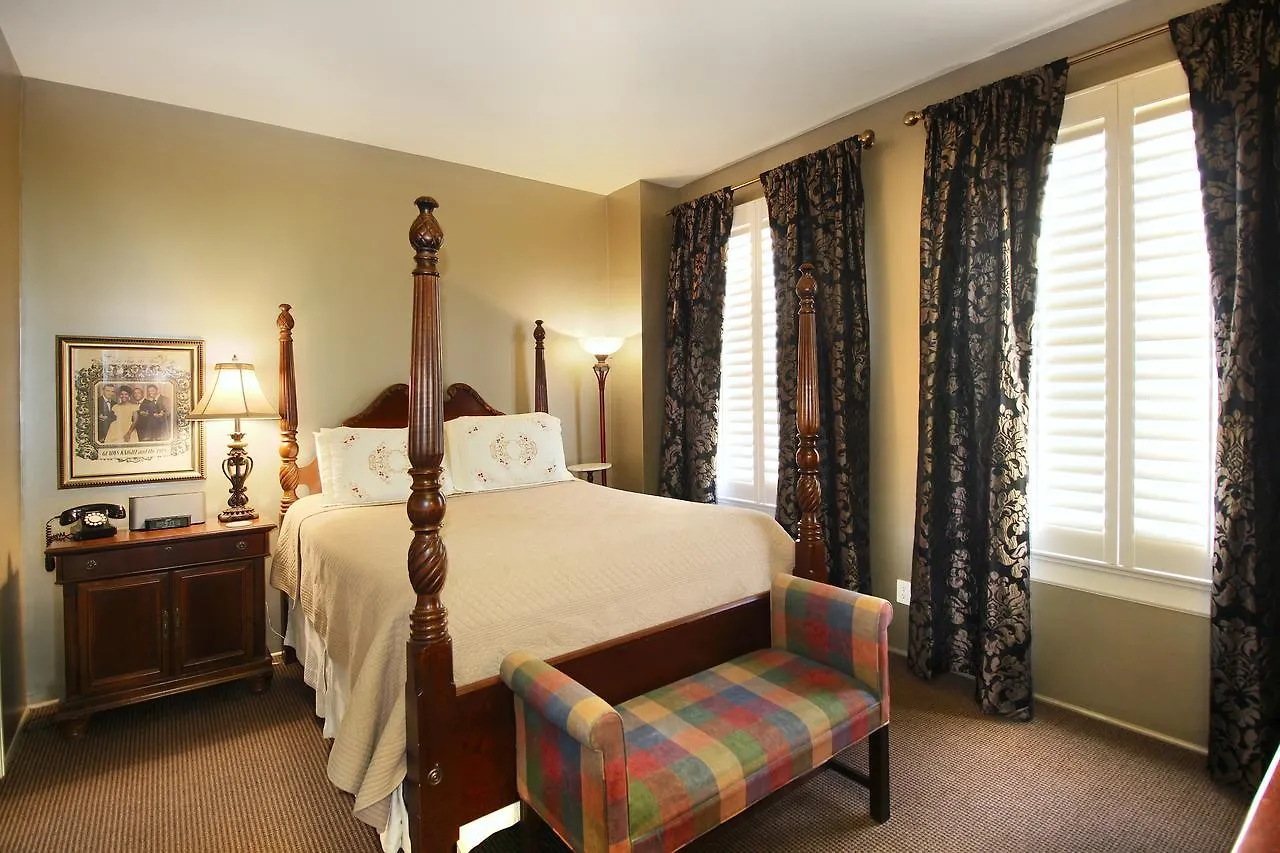 ממפיס Talbot Heirs Guesthouse מלון