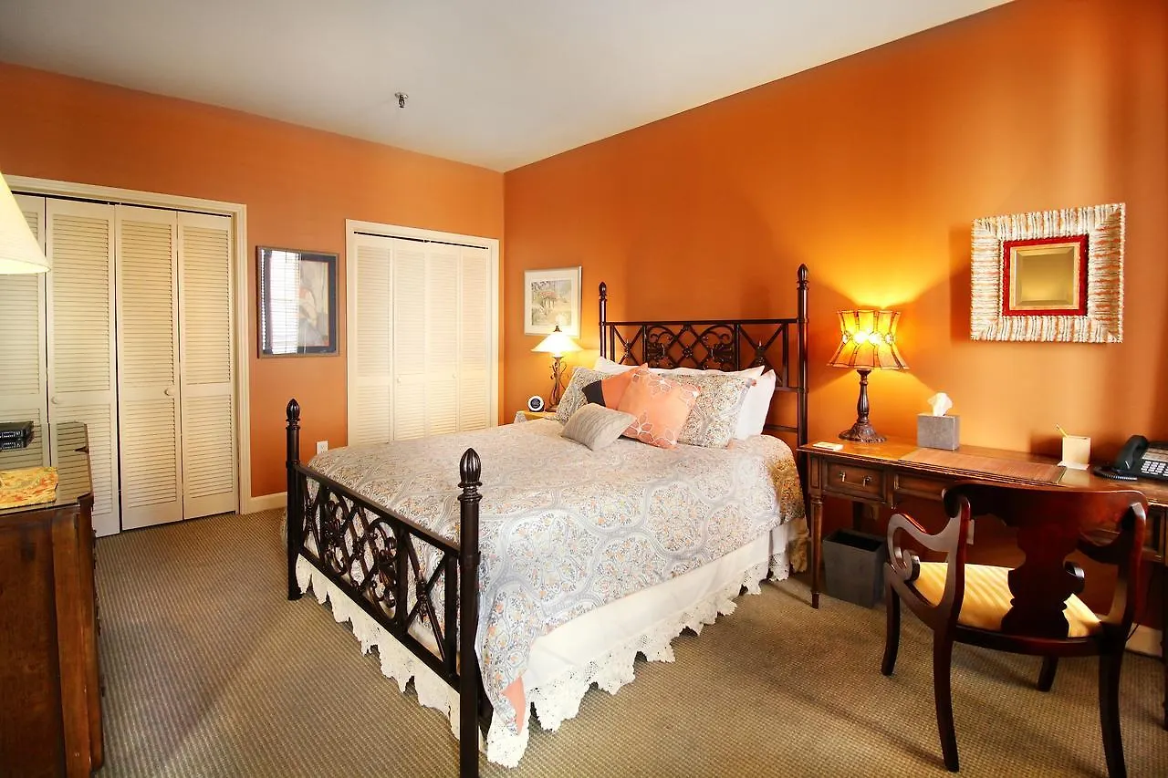 ממפיס Talbot Heirs Guesthouse מלון